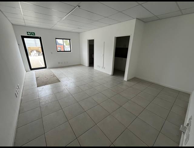 840M² WAREHOUSE TO LET IN RIVERGATE